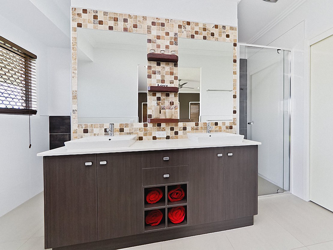 North Lakes Home - Bathroom