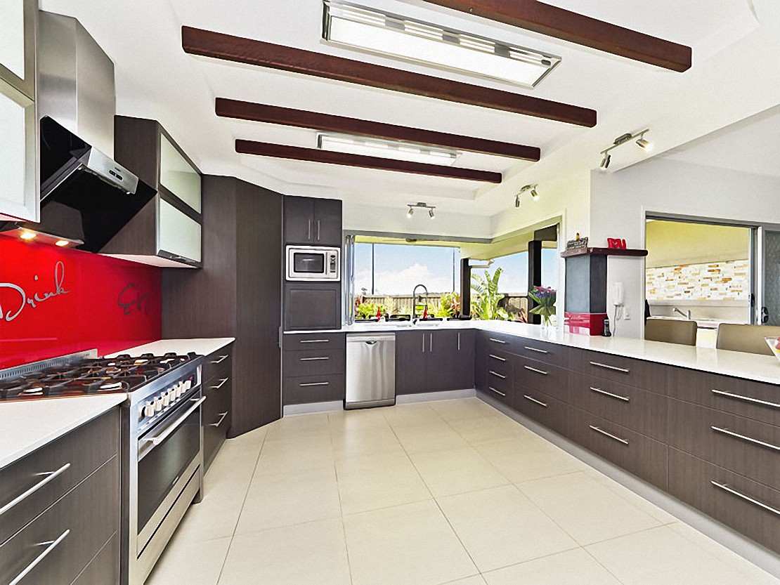 North Lakes Home - Kitchen